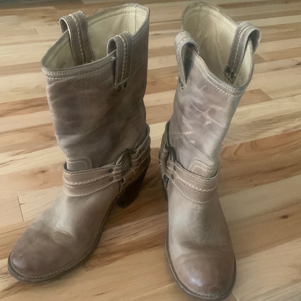 FRYE tan size 8 Harness Boot
